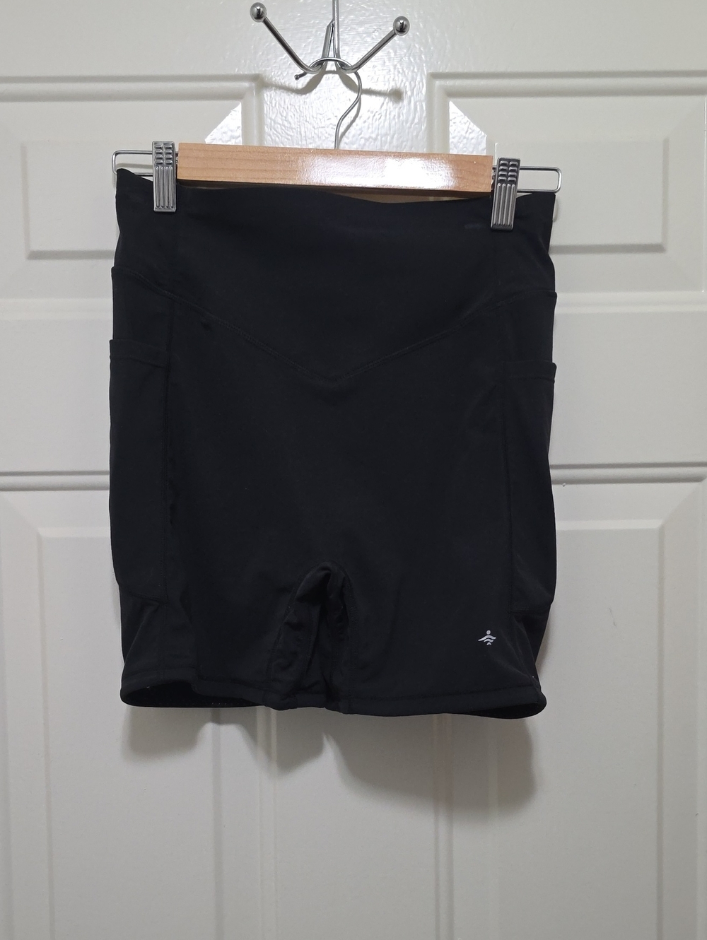 HALARA Black High-Waist Bike Shorts with Dual Side Pockets